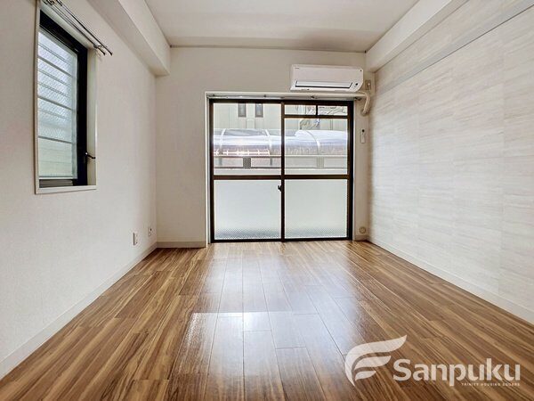 一人暮らし向け賃貸マンションの室内