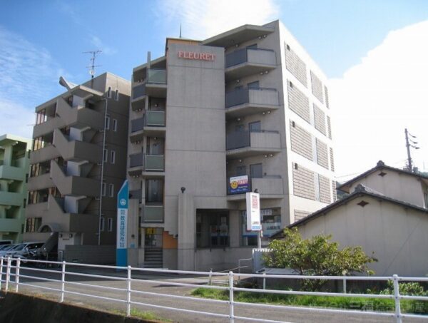 【ＦＬＥＵＲＥＴ】松山市御幸の賃貸マンション